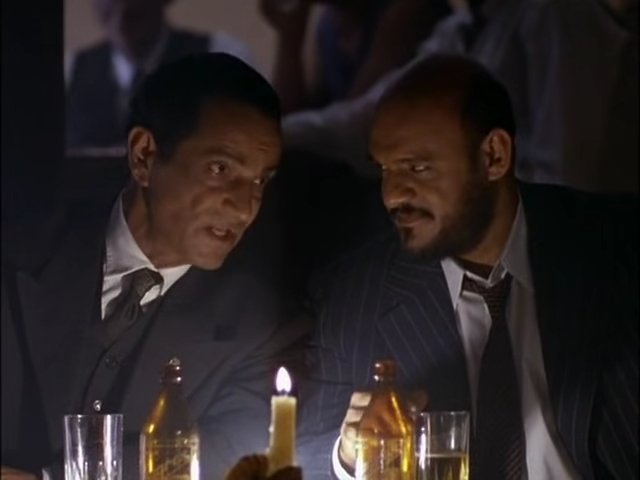 O ator Chico de Assis atuando ao lado de Nelson Xavier no filme O Testamento do Senhor Napomuceno. Ano1997. Personagem: Fonseca Direção: Francisco Manso.